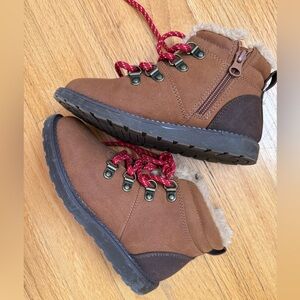 NWOT cat & jack Brown fleece lined boots!